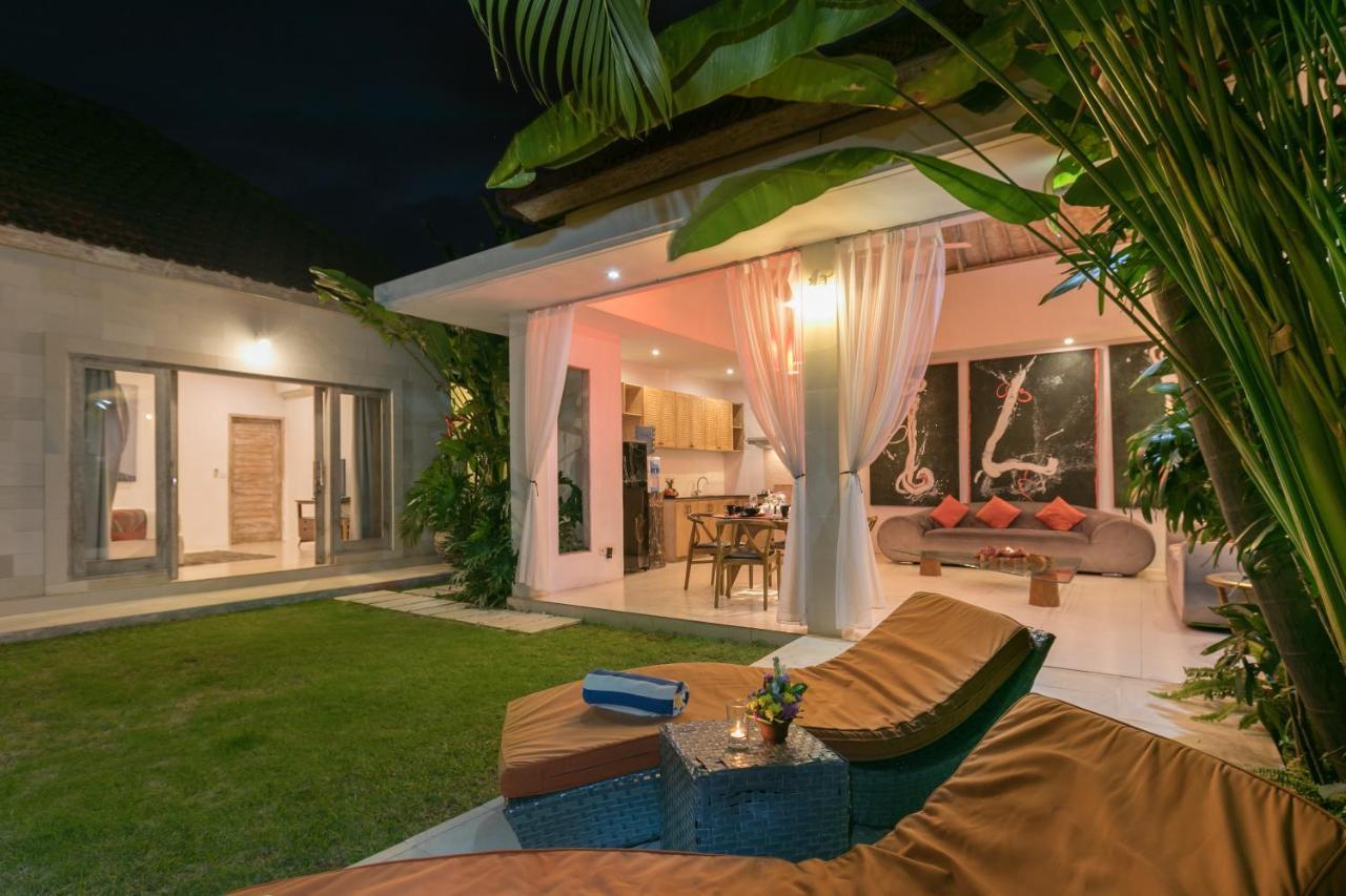 Villa Briana Seminyak By Villas R Us Εξωτερικό φωτογραφία